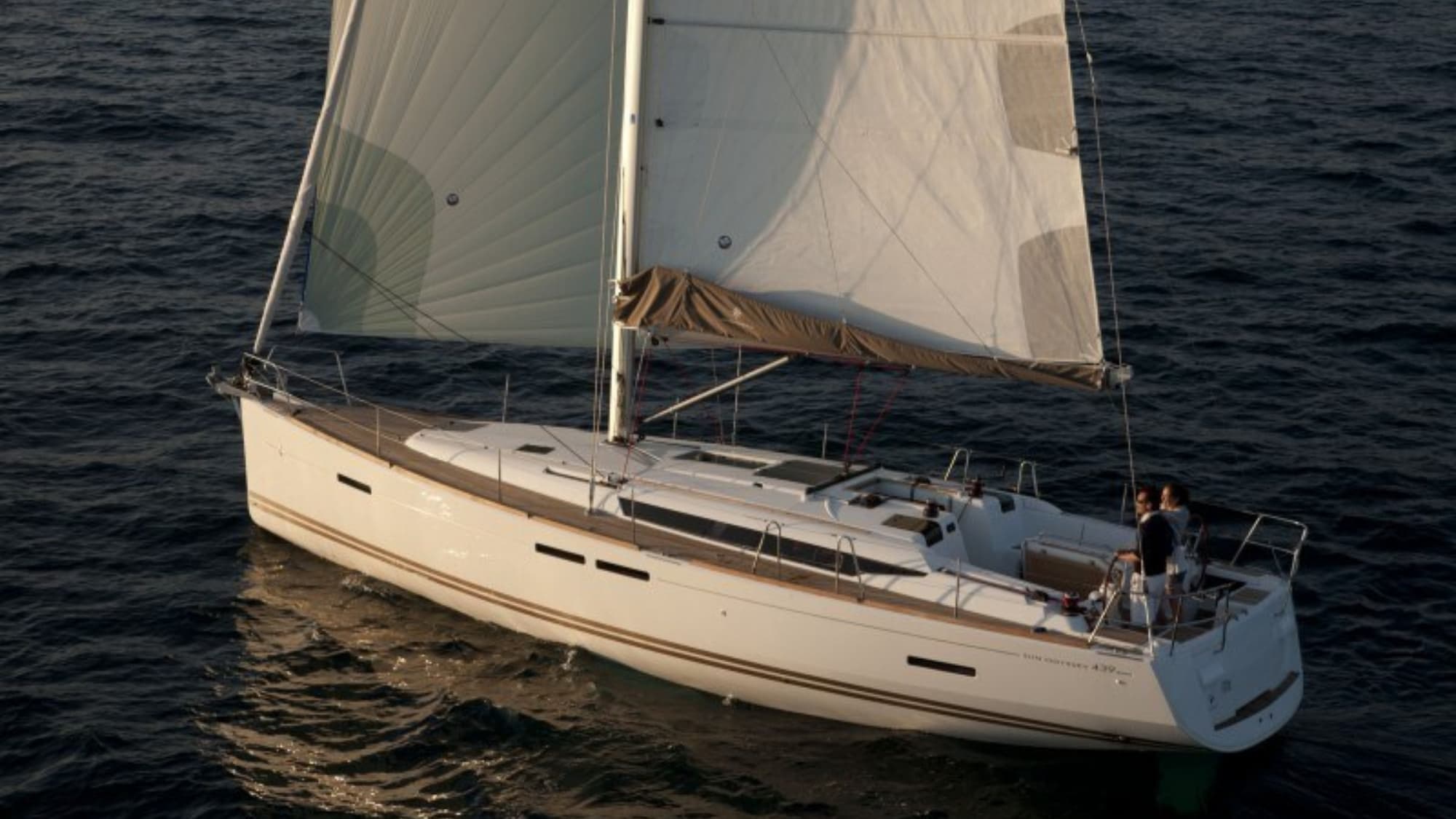 sun odyssey 439 exterior view.jpg