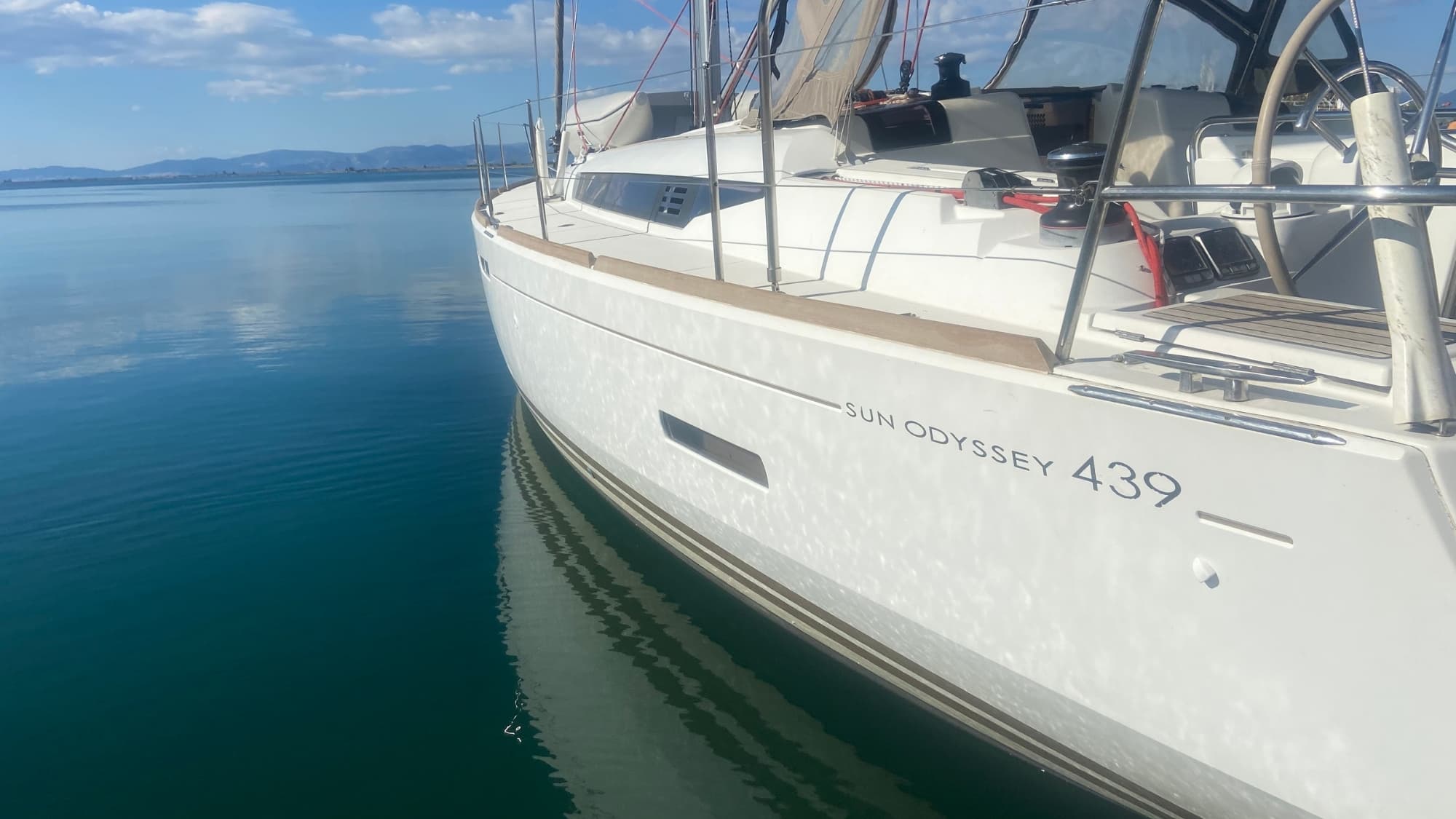 sun odyssey 439 exterior 1.jpg