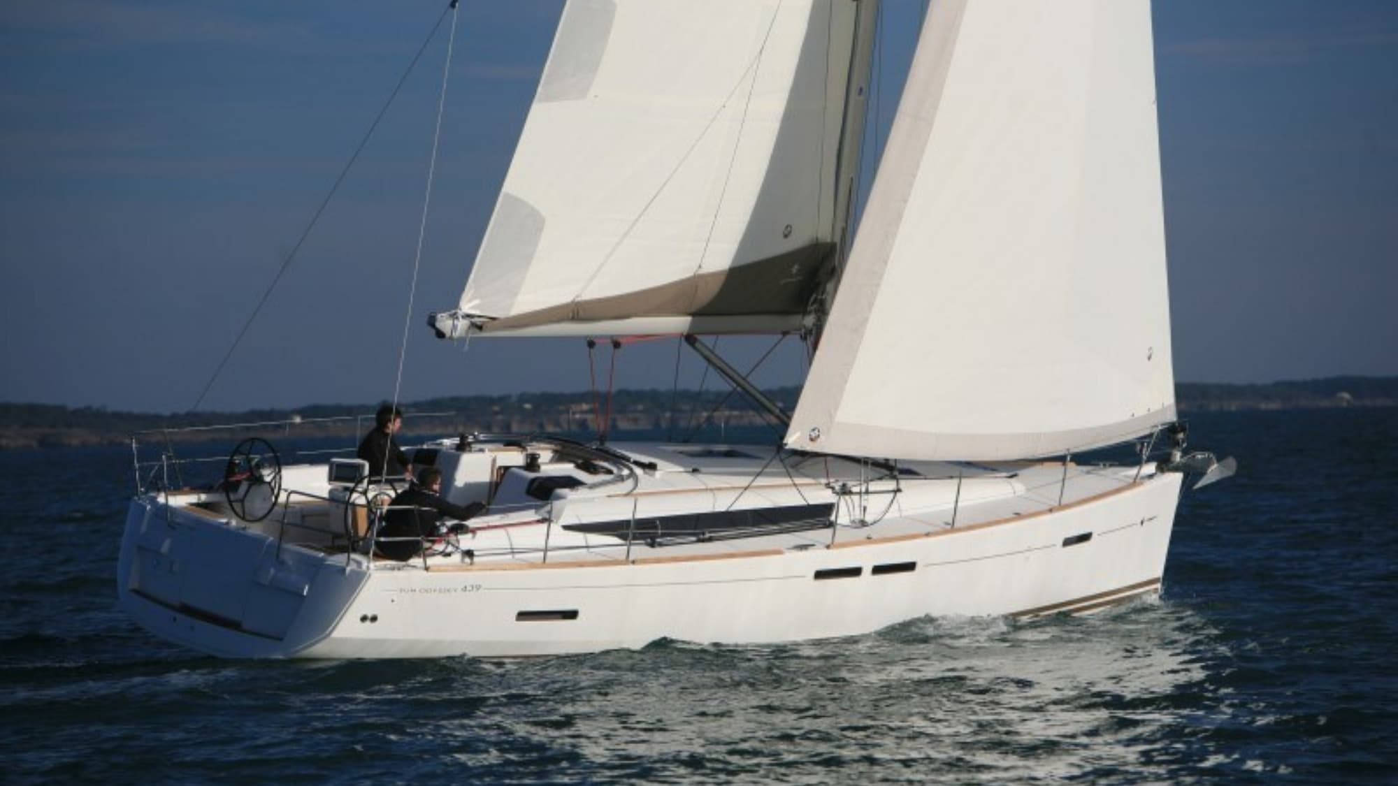 sun odyssey 439 exterior 2.jpg