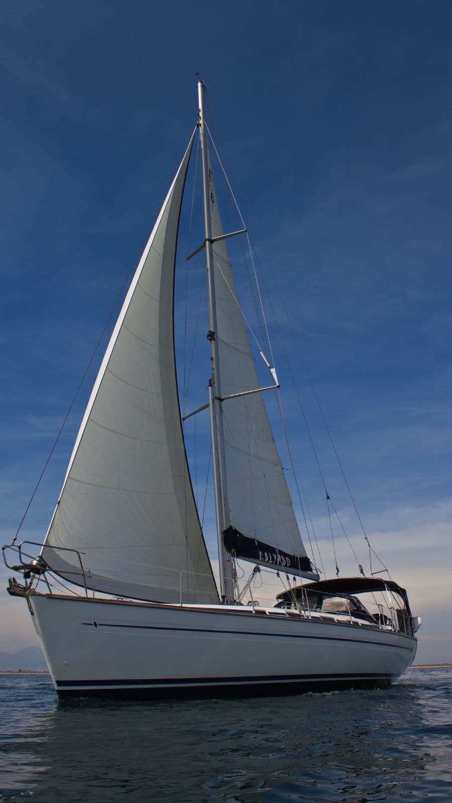 Bavaria 44 exterior 2.jpg