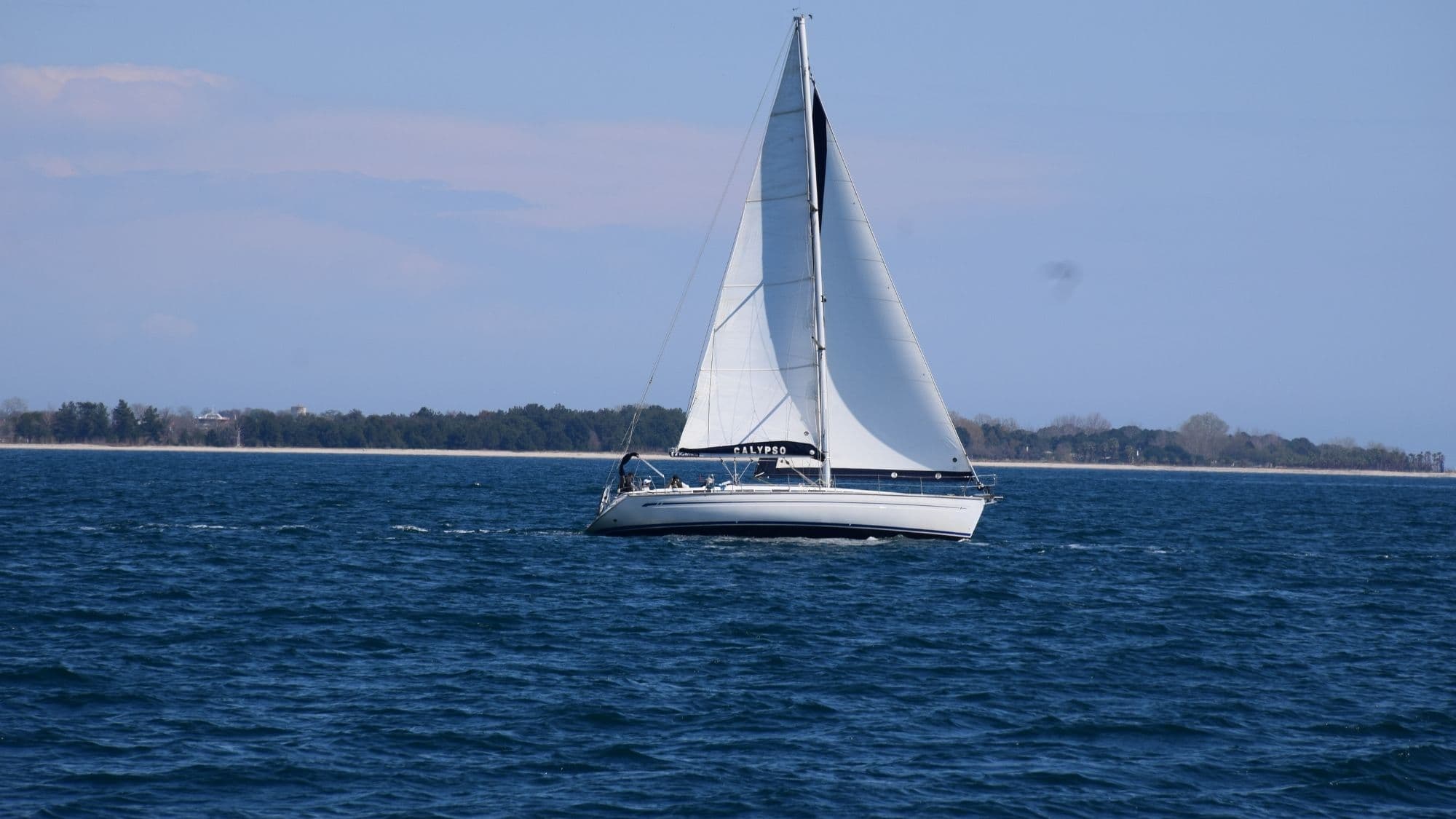 Bavaria 44 exterior.jpg