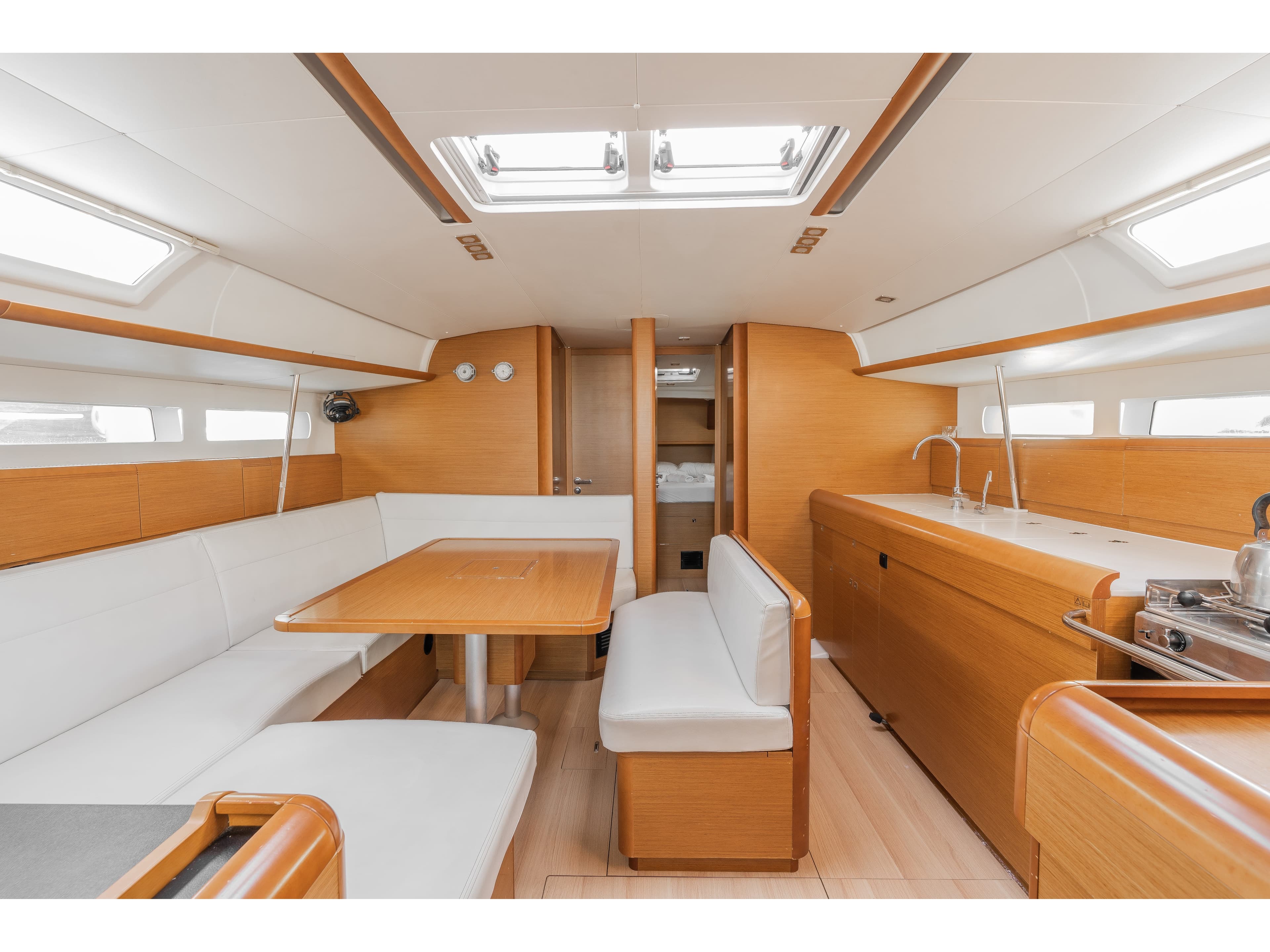 11435681120902996_jeanneau-sun-odyssey-519-9.jpg
